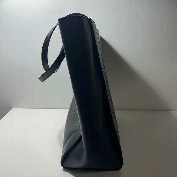 Alexander McQueen Leather Signature Shopper Tote Bag Purse 💕for Sasha - Picture 8 of 16